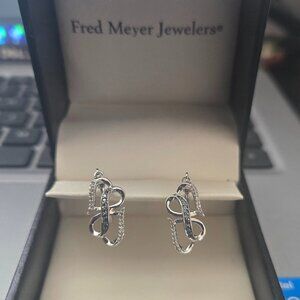 10kw ENH Blue + White Diamond Heart Earrings